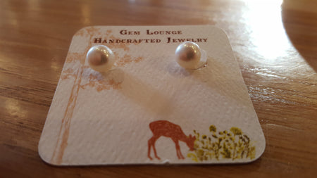Gem Lounge White Freshwater Pearl Stud Earring
